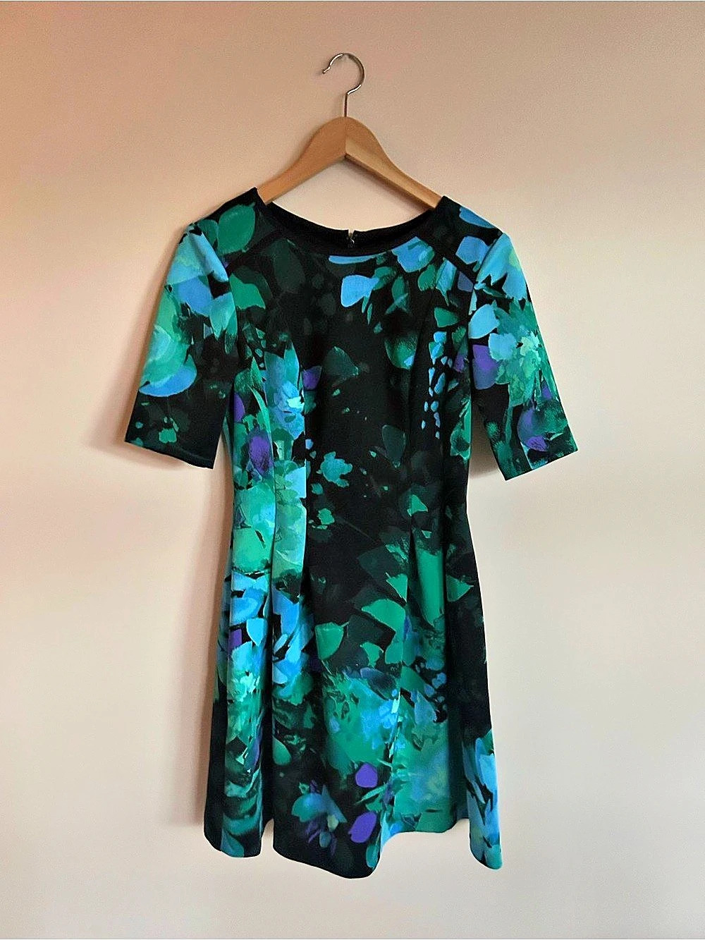 Vince Camuto Abstract Floral Mini Dress Size 6